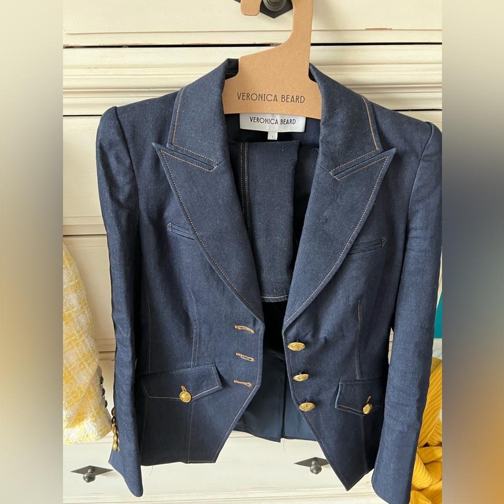 Veroncia beard jean jacket